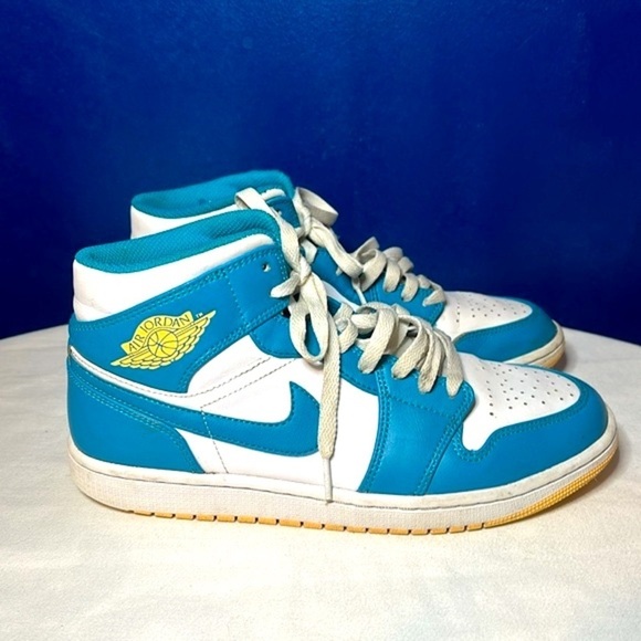 Men’s Nike Aqua, White & Gold Air Jordan 1 Mid DQ8426-400 Trainers Size 9 main image 5